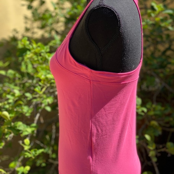 Nike Tank Top with Built-in Bra. Size Medium. Pink - Picture 5 of 6